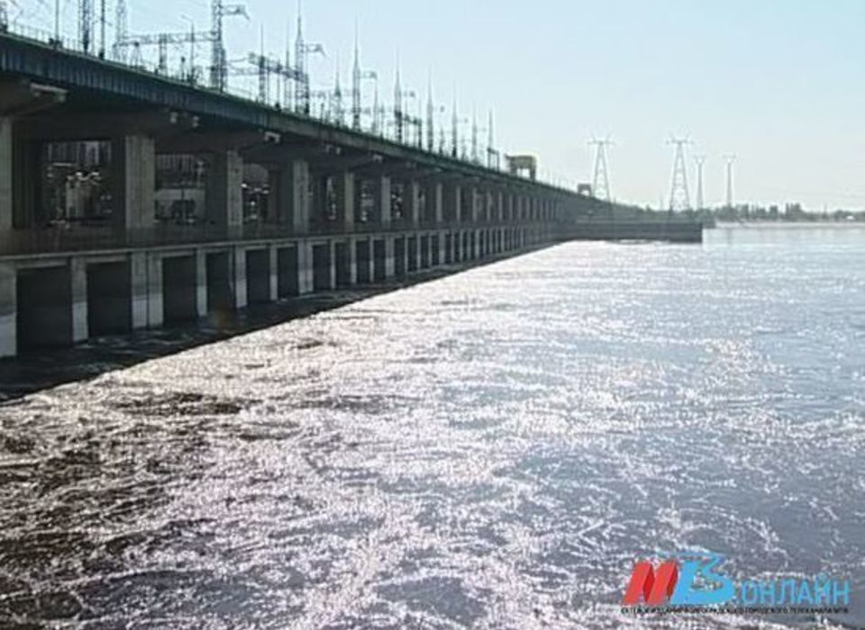 На Волжской ГЭС снизили объемы сброса воды для наполнения ериков